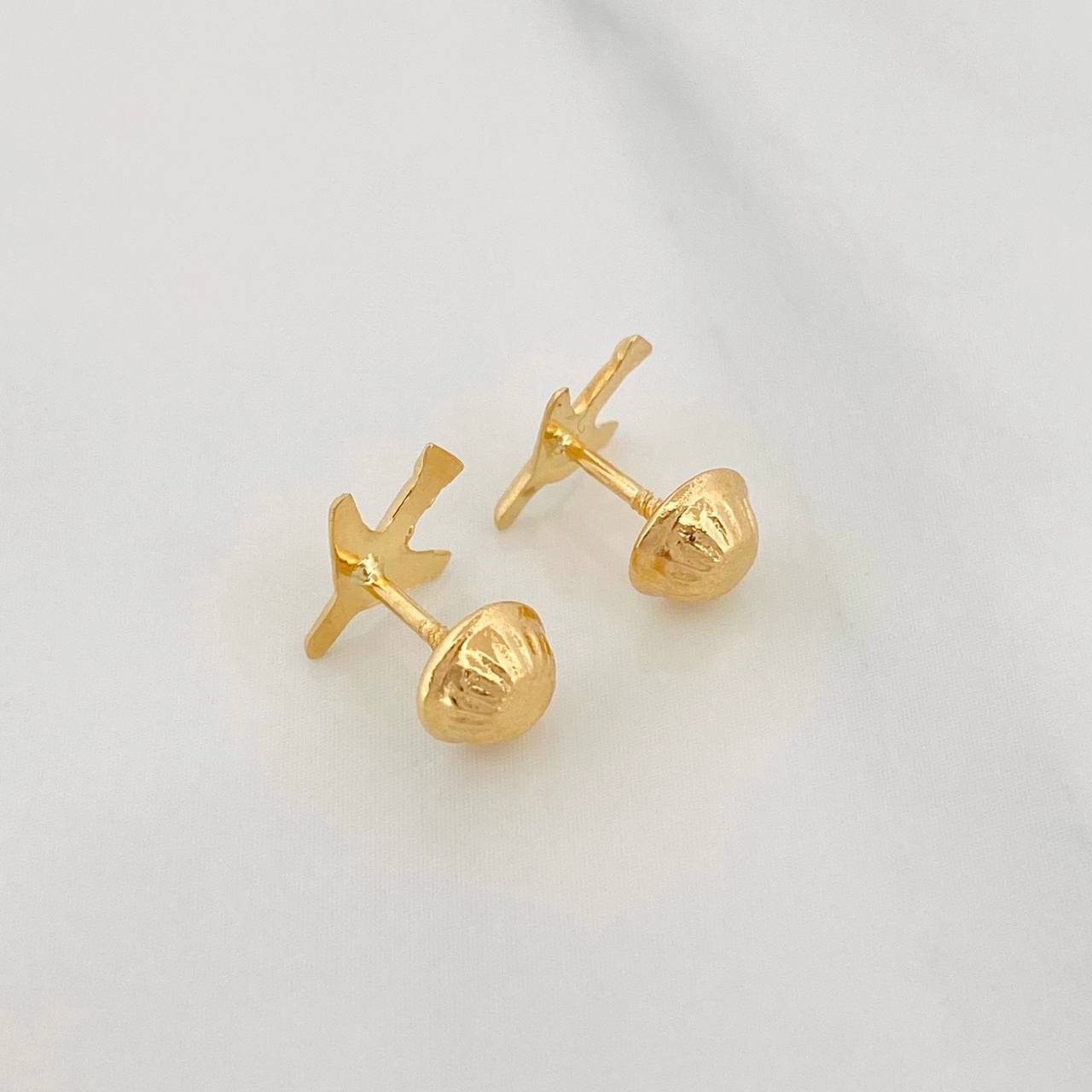 Airplane Stud Earrings 0.5g / in / 7mm Yellow Gold 18K