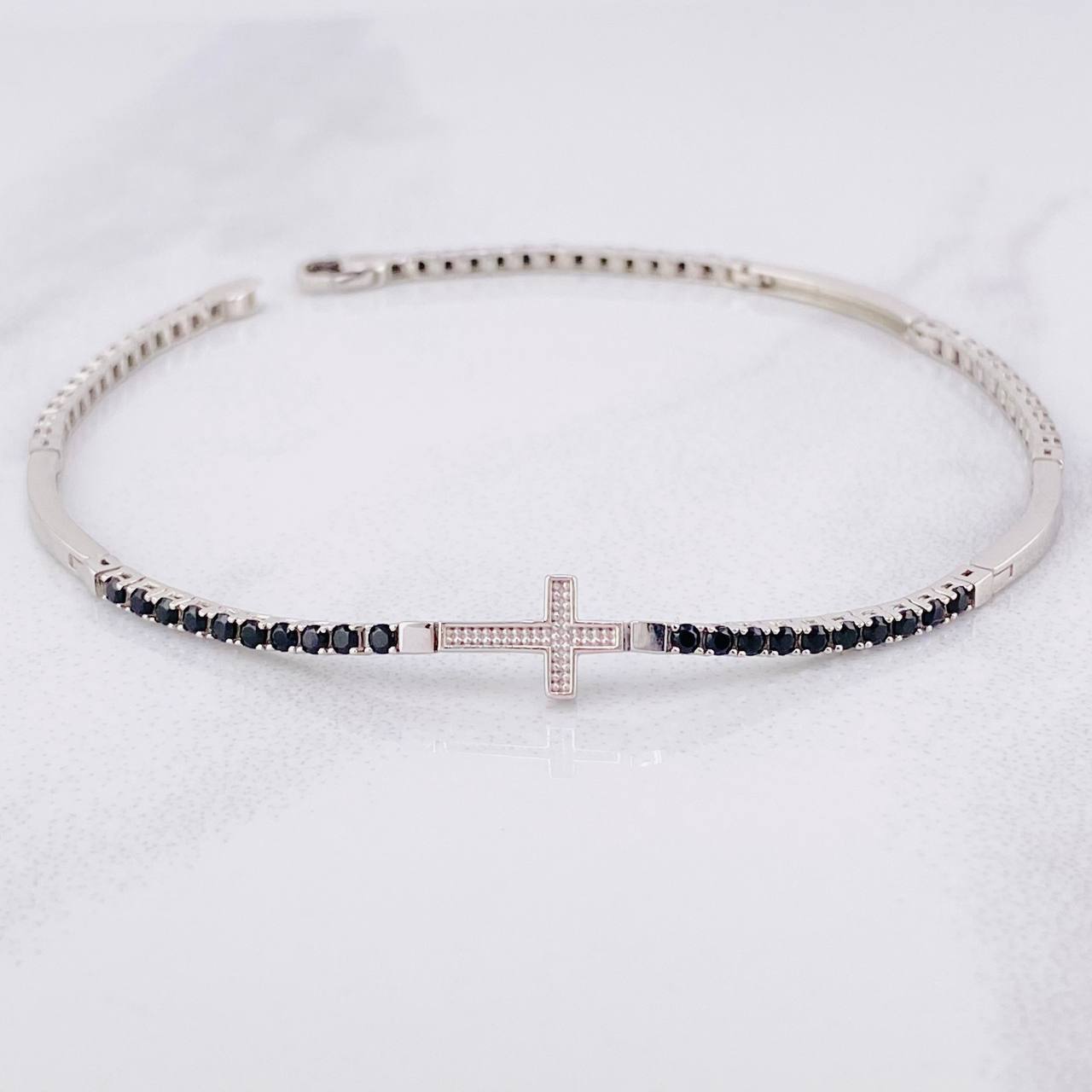Tennis Bracelet Linear Cross 5.85g / 8 in / 1.95mm White Gold 18K