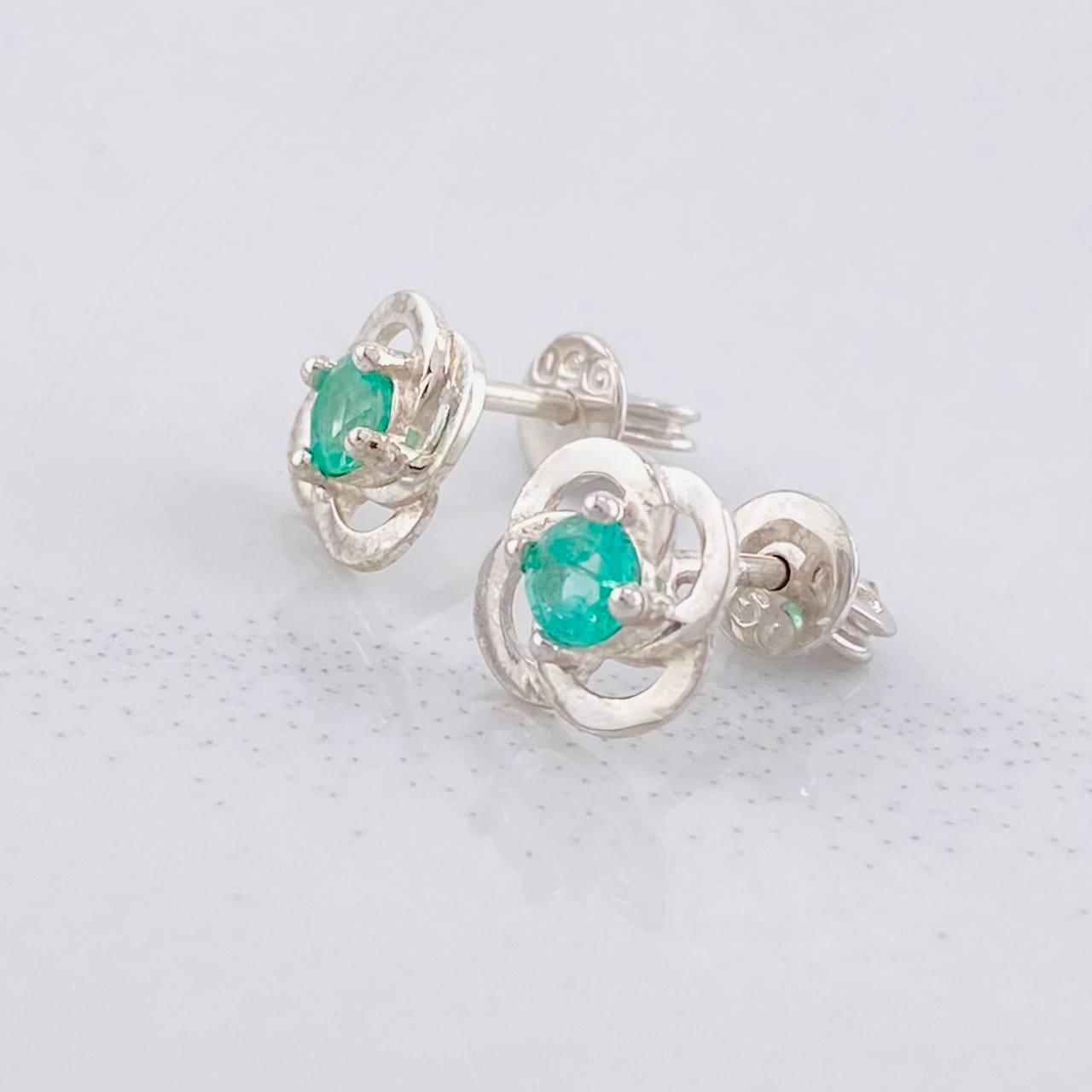 Stud Earrings Flowered Emerald 40pts 1.15g / in / 7.2mm Silver 950