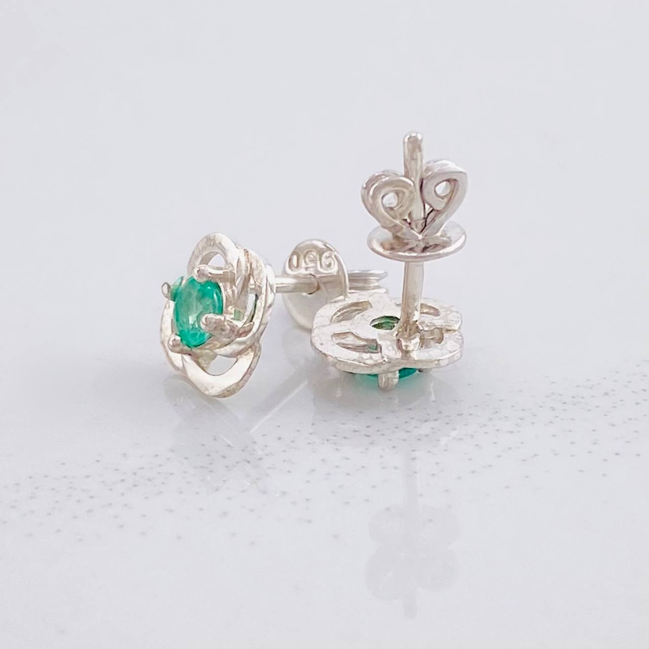 Stud Earrings Flowered Emerald 40pts 1.15g / in / 7.2mm Silver 950