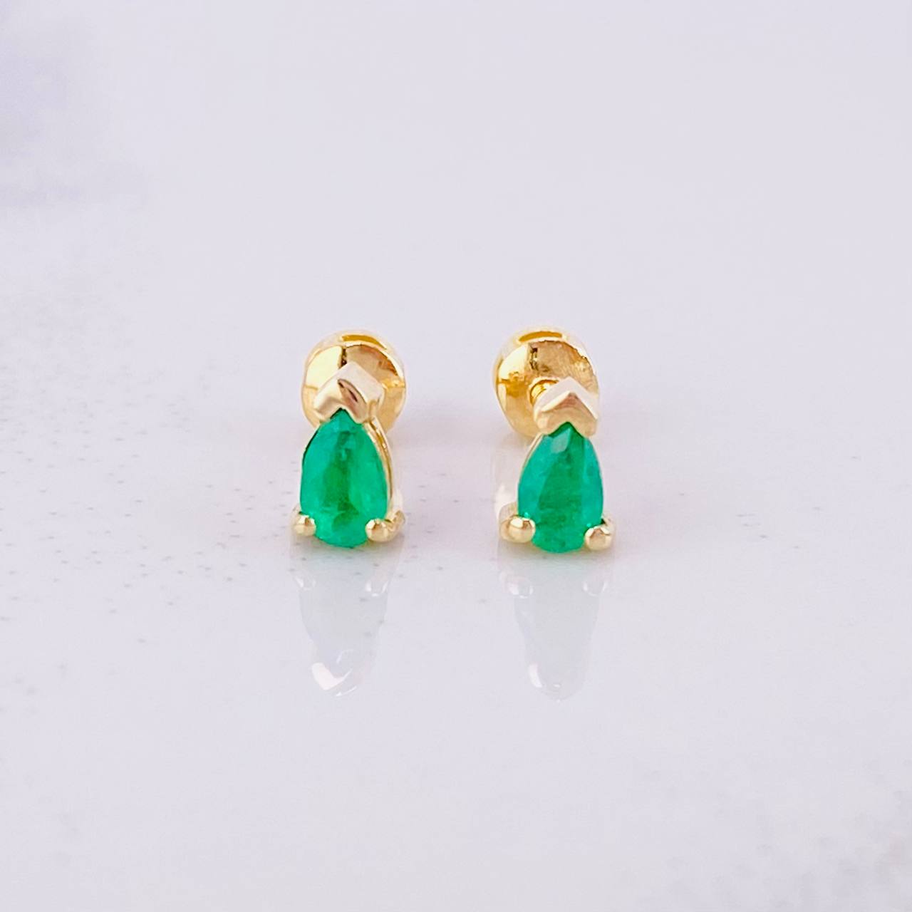 Stud Earrings Drop Emerald 30pts 1.1g / in / 5.2mm Yellow Gold 18K