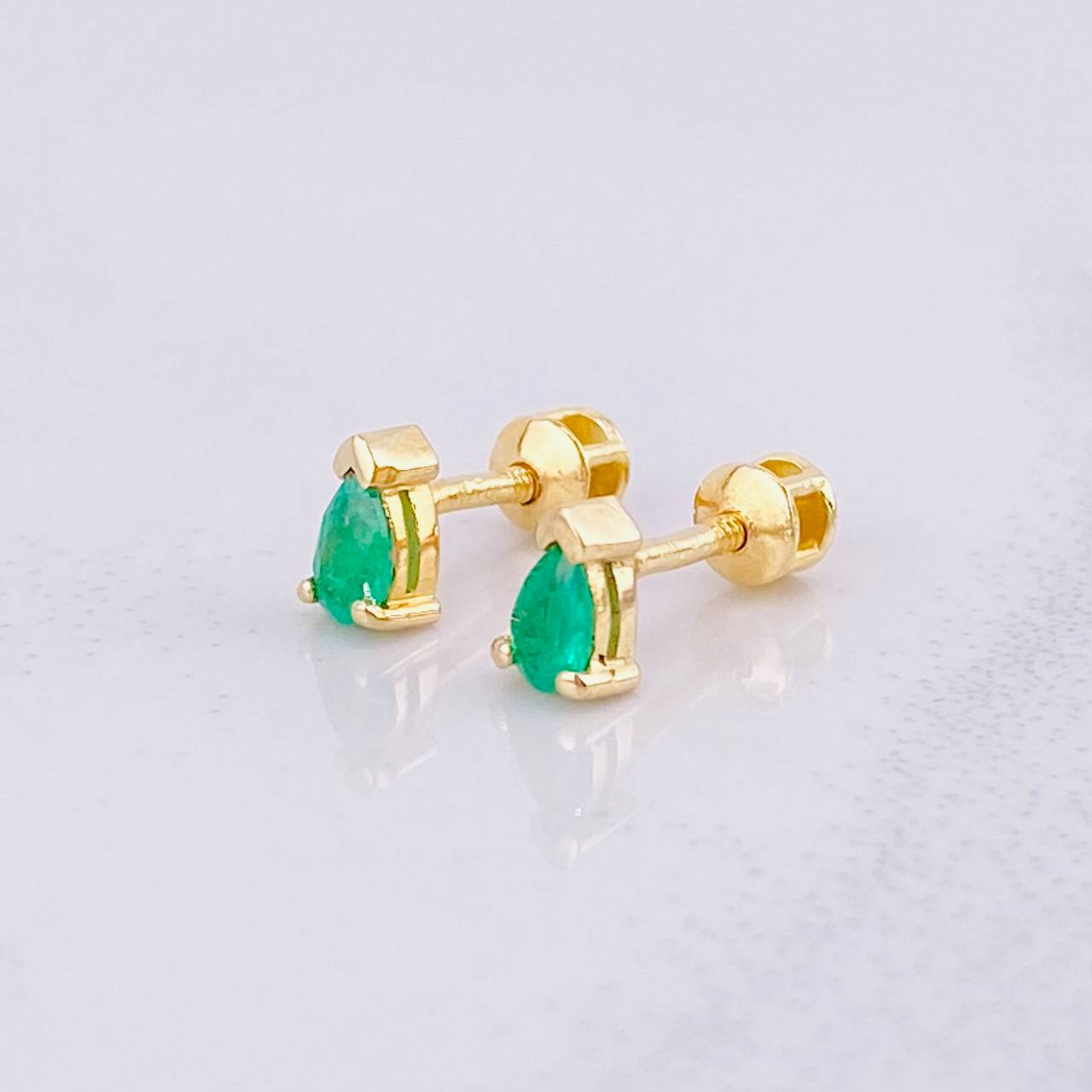 Stud Earrings Drop Emeralds 30pts 1.05g / in / 5mm Yellow Gold 18K