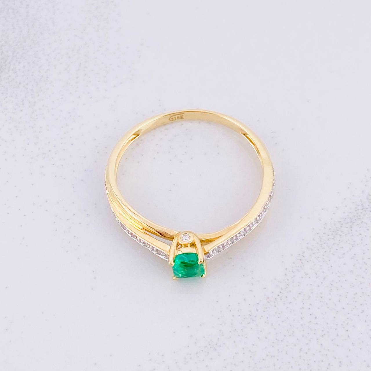 Emerald Bridge Solitaire Ring 27pts Diamonds 15pts 1.75g / T6 3/4 Yellow Gold 18K