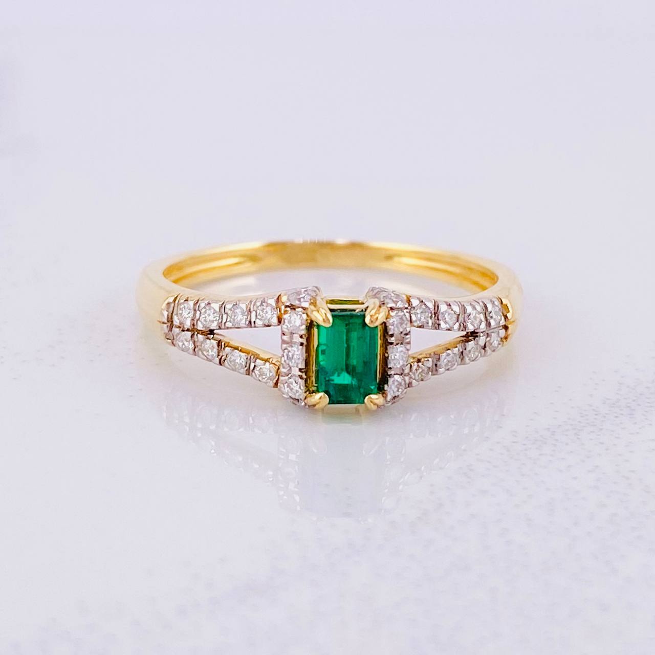 Belt Solitaire Ring Emerald 23pts Diamonds 10pts 2.7g / T7 1/4 Yellow Gold 18K