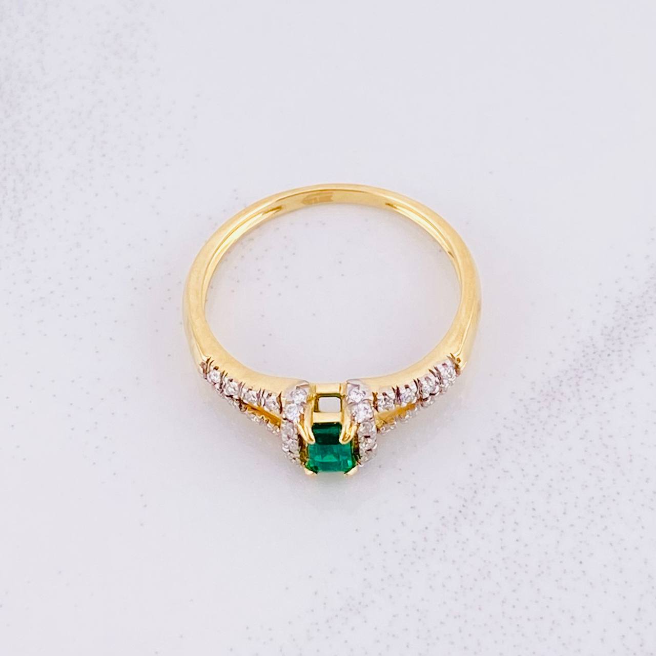 Belt Solitaire Ring Emerald 23pts Diamonds 10pts 2.7g / T7 1/4 Yellow Gold 18K