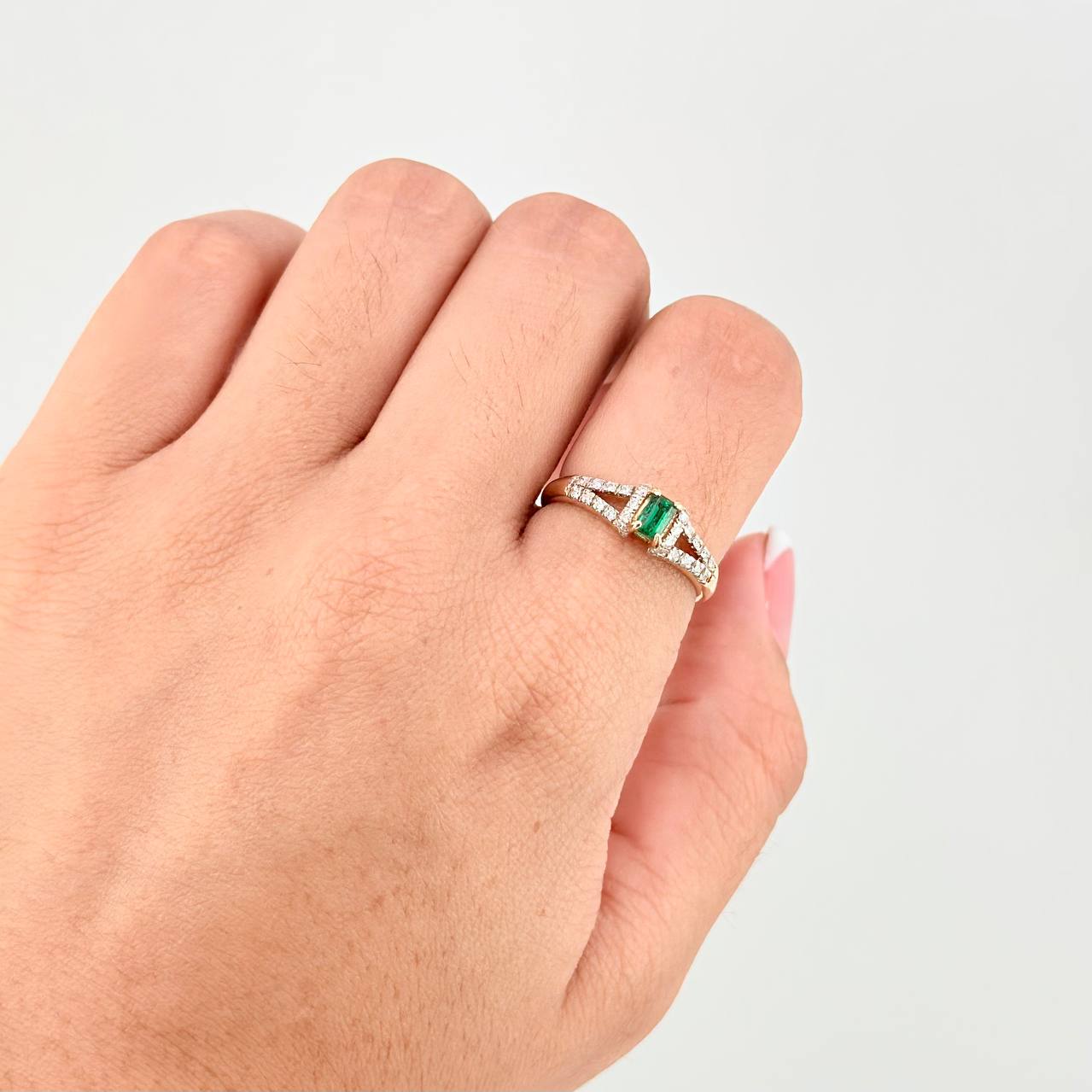 Belt Solitaire Ring Emerald 23pts Diamonds 10pts 2.7g / T7 1/4 Yellow Gold 18K