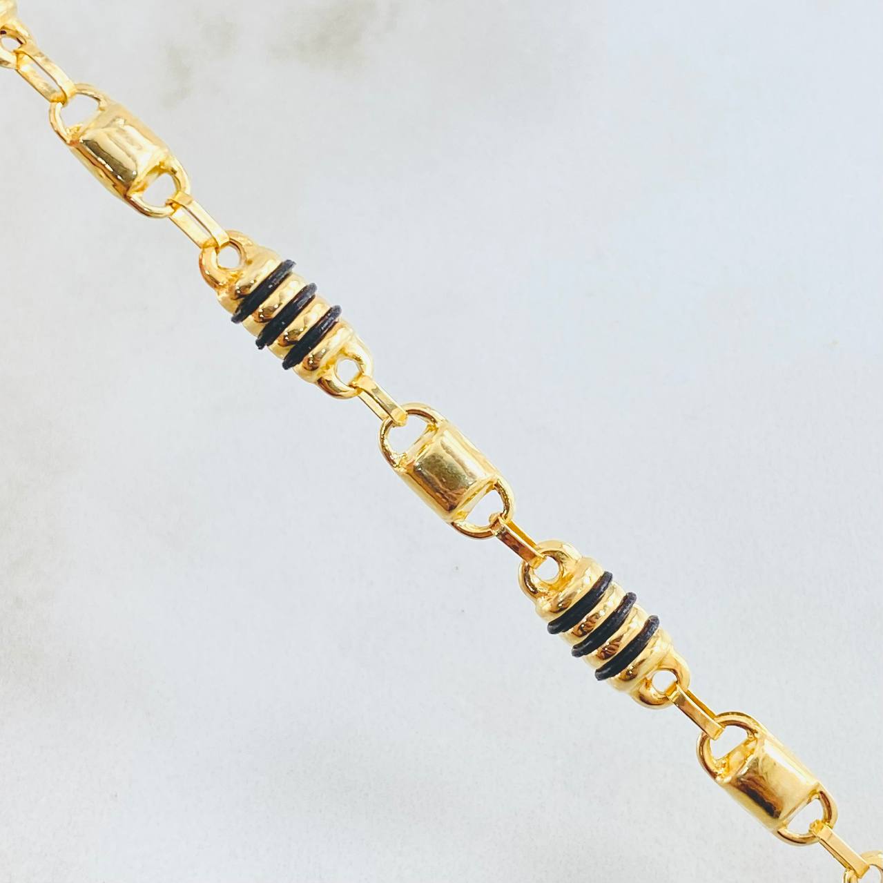 Pulso Rústico 5gr / 7 3/4 in / Oro Amarillo 18K