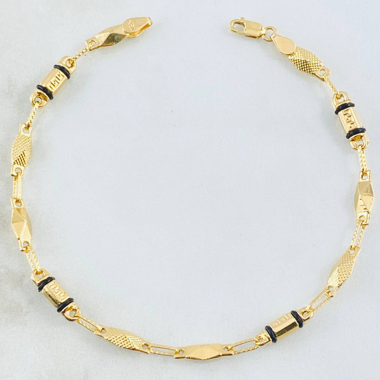 Pulso Rústico 4.2gr / 8 1/2 in / Oro Amarillo 18K