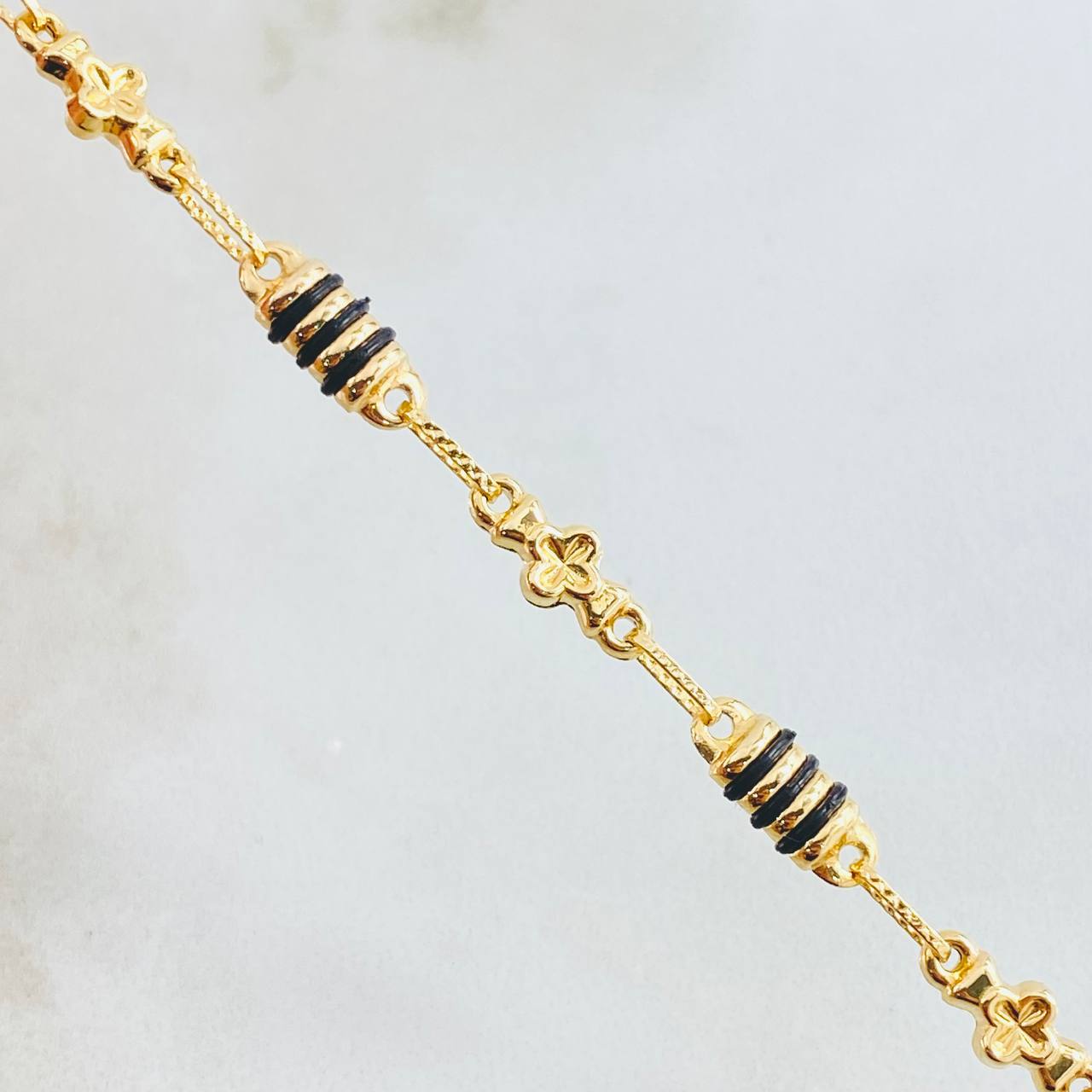 Pulso Rústico 4.55gr / 8 1/2 in / Oro Amarillo 18K