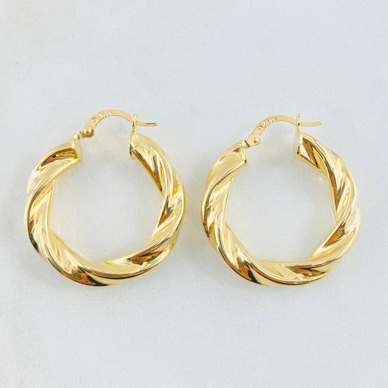 Candongas Mary 4.7gr / 1 1/4 in / Oro Amarillo 18K ©