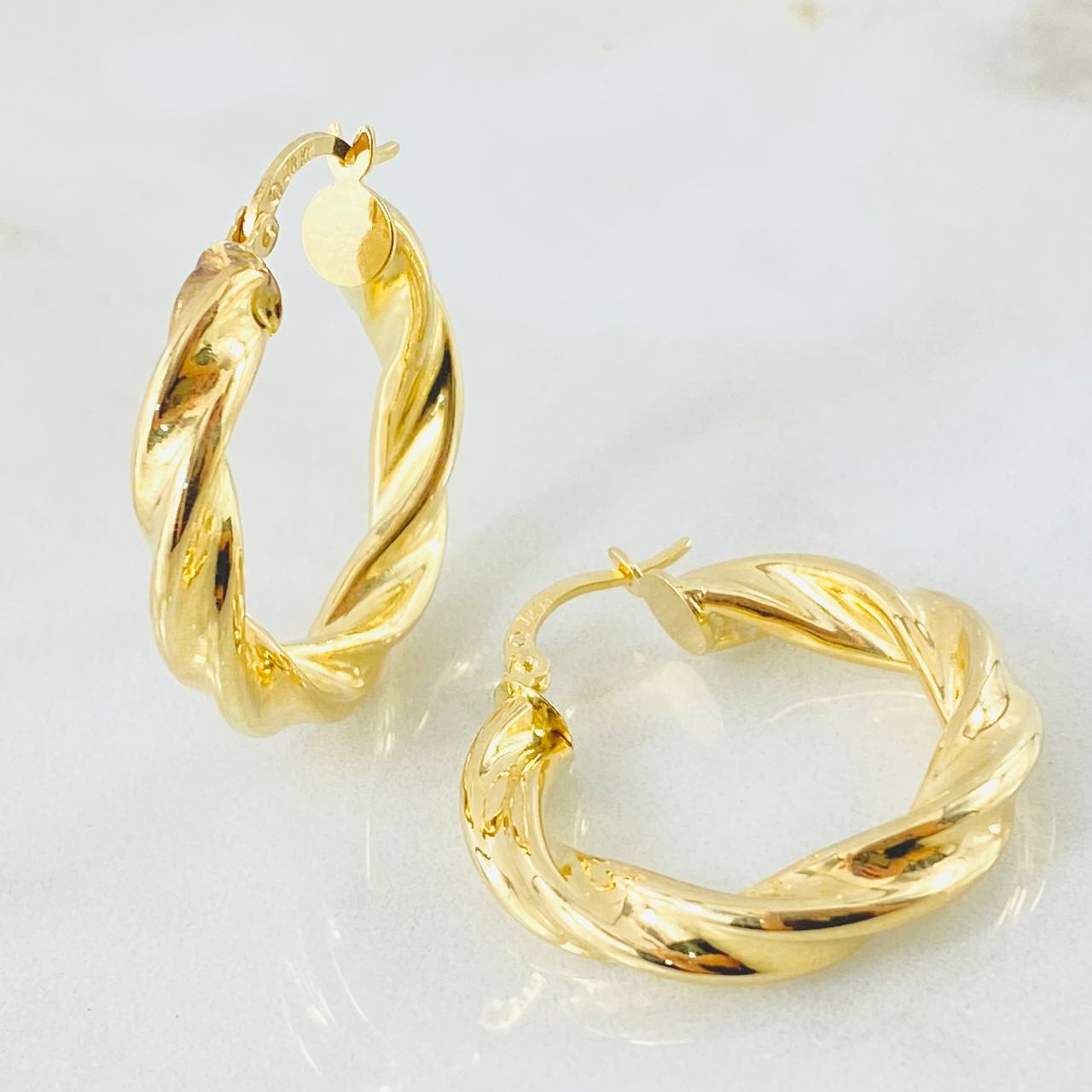 Candongas Mary 4.7gr / 1 1/4 in / Oro Amarillo 18K ©