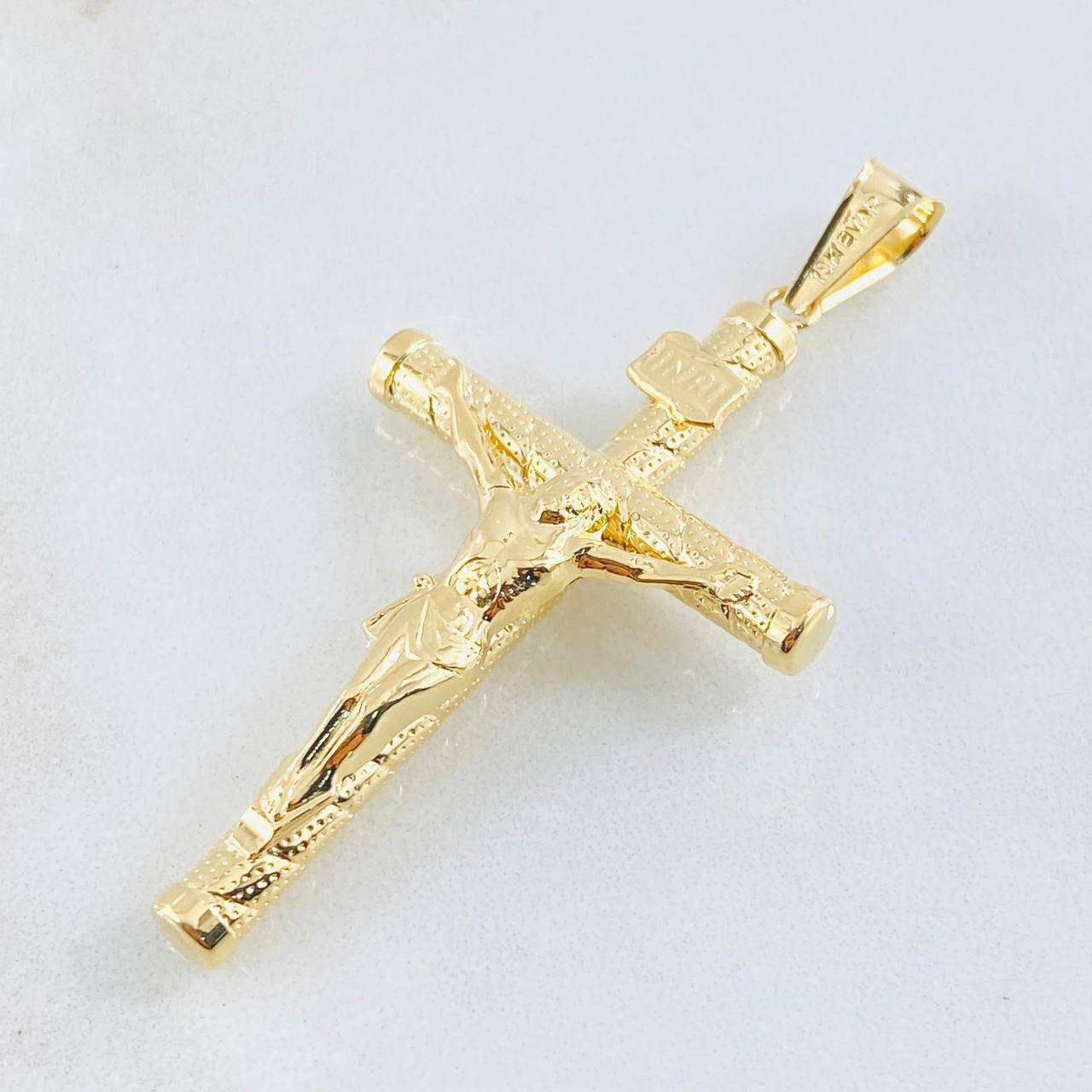 Dije Cruz Cristo 3gr / 2 1/4 in / Oro Amarillo 18K !