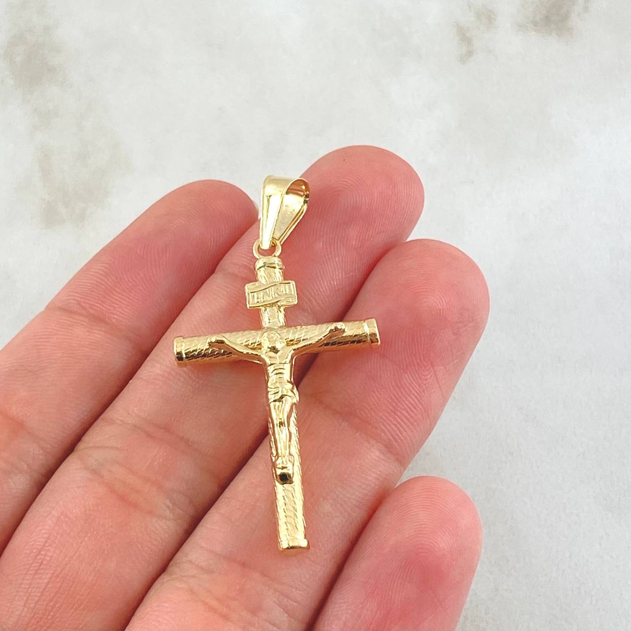 Dije Cruz Cristo 1.7gr / 1 3/4 in / Oro Amarillo 18K