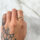 Anillo Doble Corazón Oblicuo 1.7gr / T5 3/4 / Silueta Circones Blancos Oro Amarillo 18K©