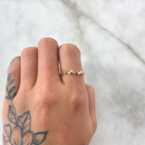 Interleaved Leaves Ring 1.3gr / T6 3/4 / Lilac Zircons 18K Yellow Gold ©