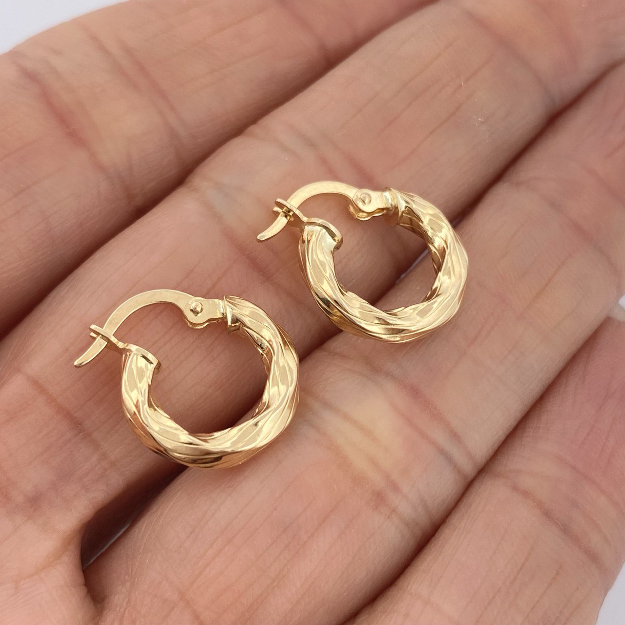 Candongas Isis 1.45gr / 3/4 in / Oro Amarillo 18K &