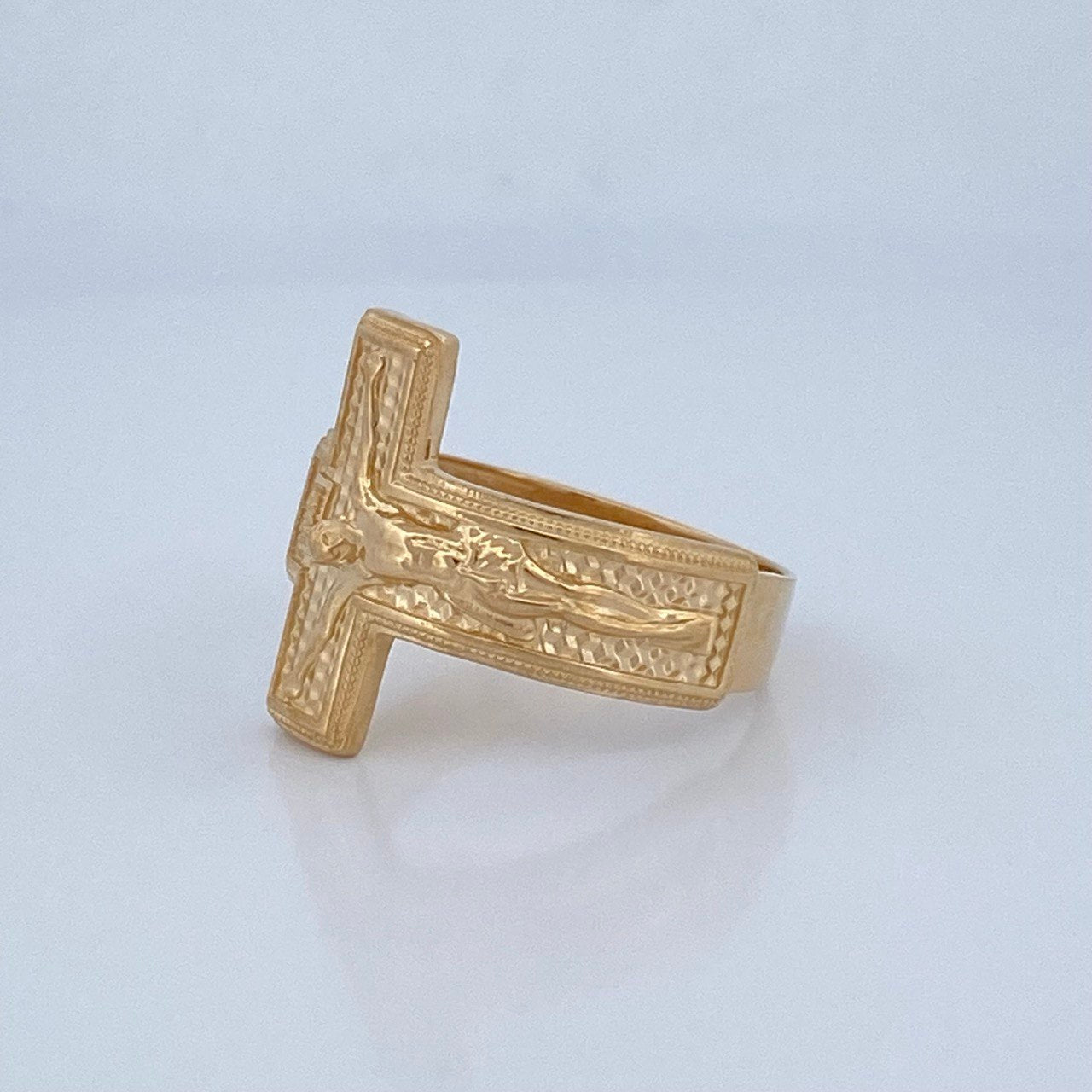 Christ Cross Ring 6.75gr / Size 12 1/2 / 18K Gold &
