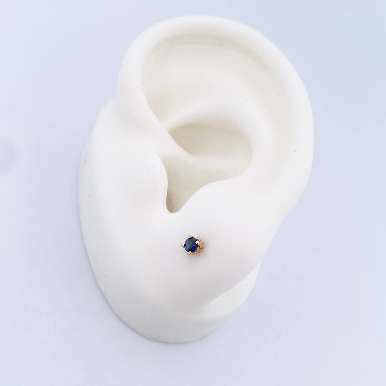 Topos Cuatro Garras 0.8gr / Zafiros 28 Pts Oro Amarillo 18K (Joya) &