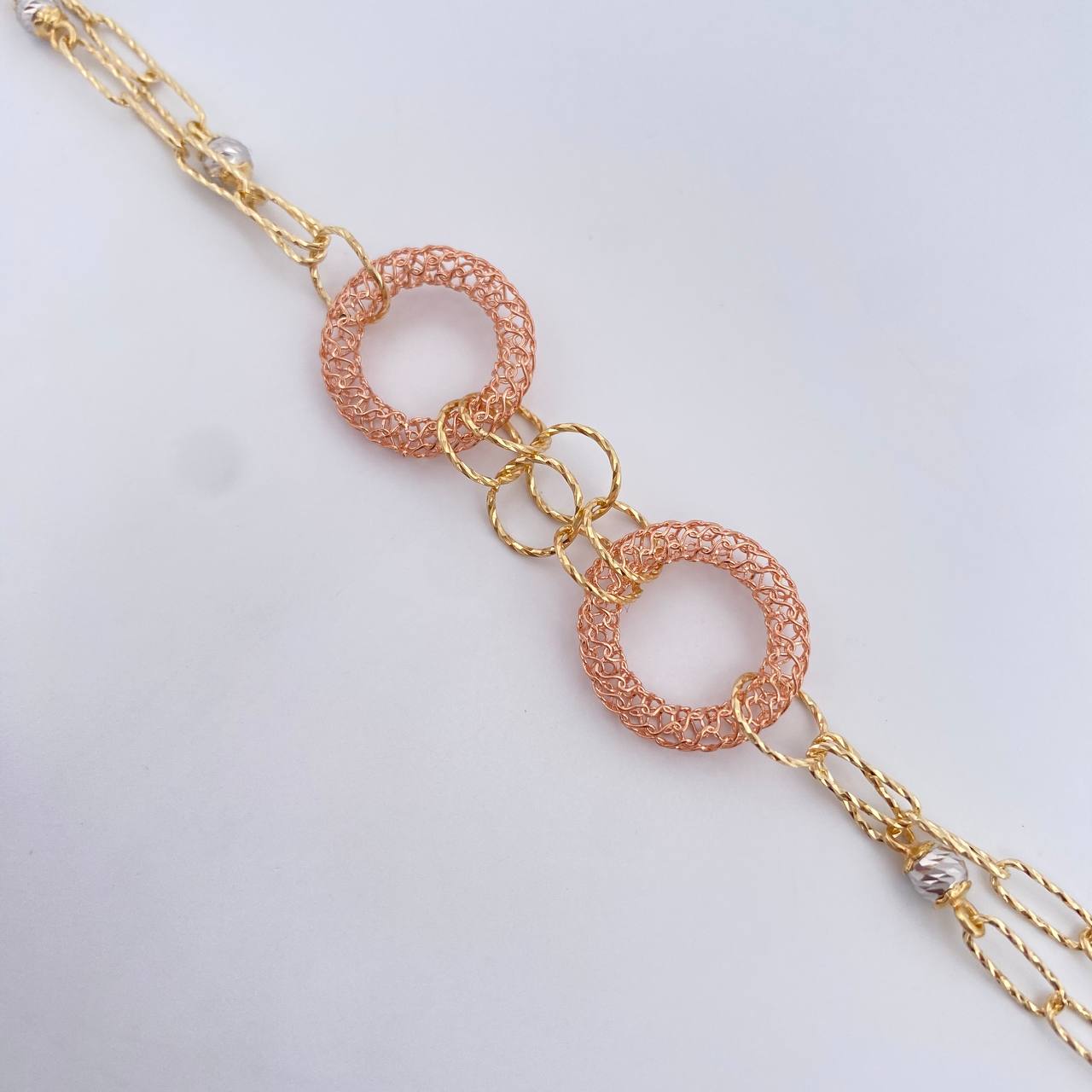 Pulso Aros 6.65gr / 18.9cm / 4.45mm Bolas 4mm Diamantadas Tres Oros +3 18K &