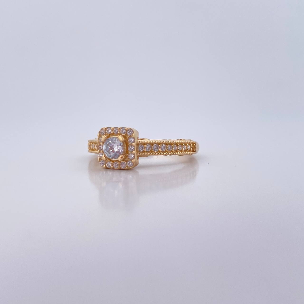 Anillo Halo Cuadrado 3.5gr / T5 3/4 / Circones Blancos Oro Amarillo 18K &