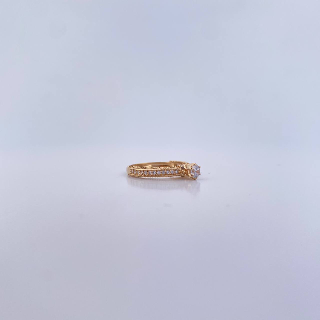 Solitaire ring 2.2gr / Size 4 1/2 / White Zircons 18K Yellow Gold &