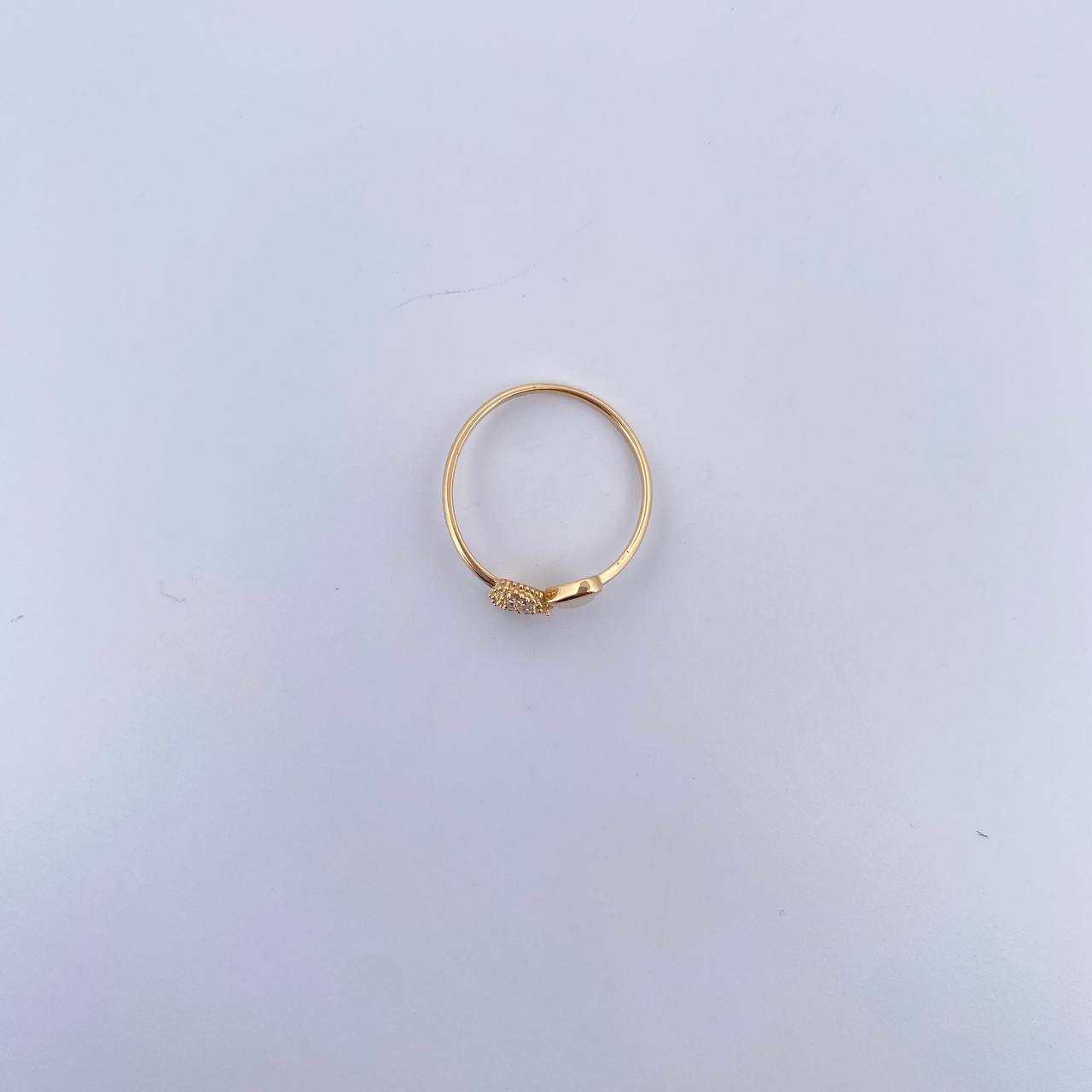 Double Heart Ring 1.2gr / Size 4 3/4 / White Zircons 18K Yellow Gold &