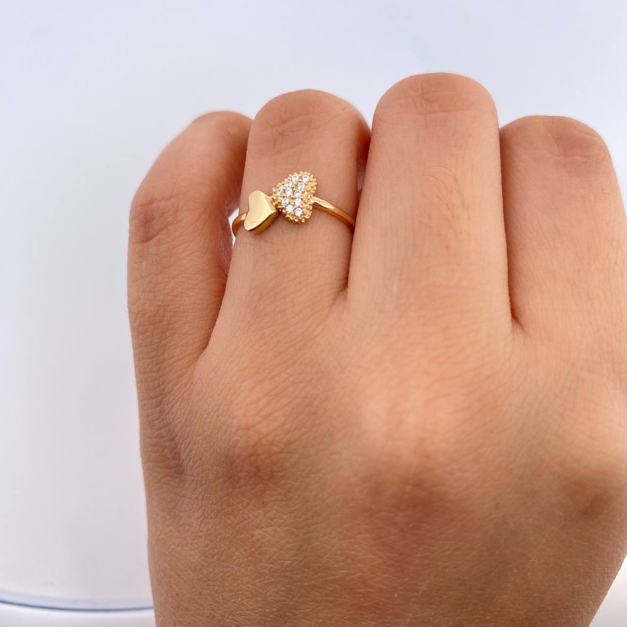 Double Heart Ring 1.2gr / Size 4 3/4 / White Zircons 18K Yellow Gold &
