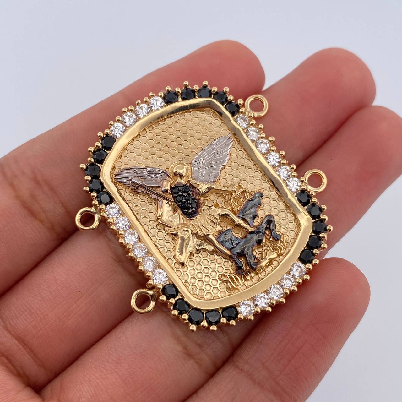 San Miguel Archangel Hardware 16.6gr / 3.6cm / 1.4in / 18K Gold $