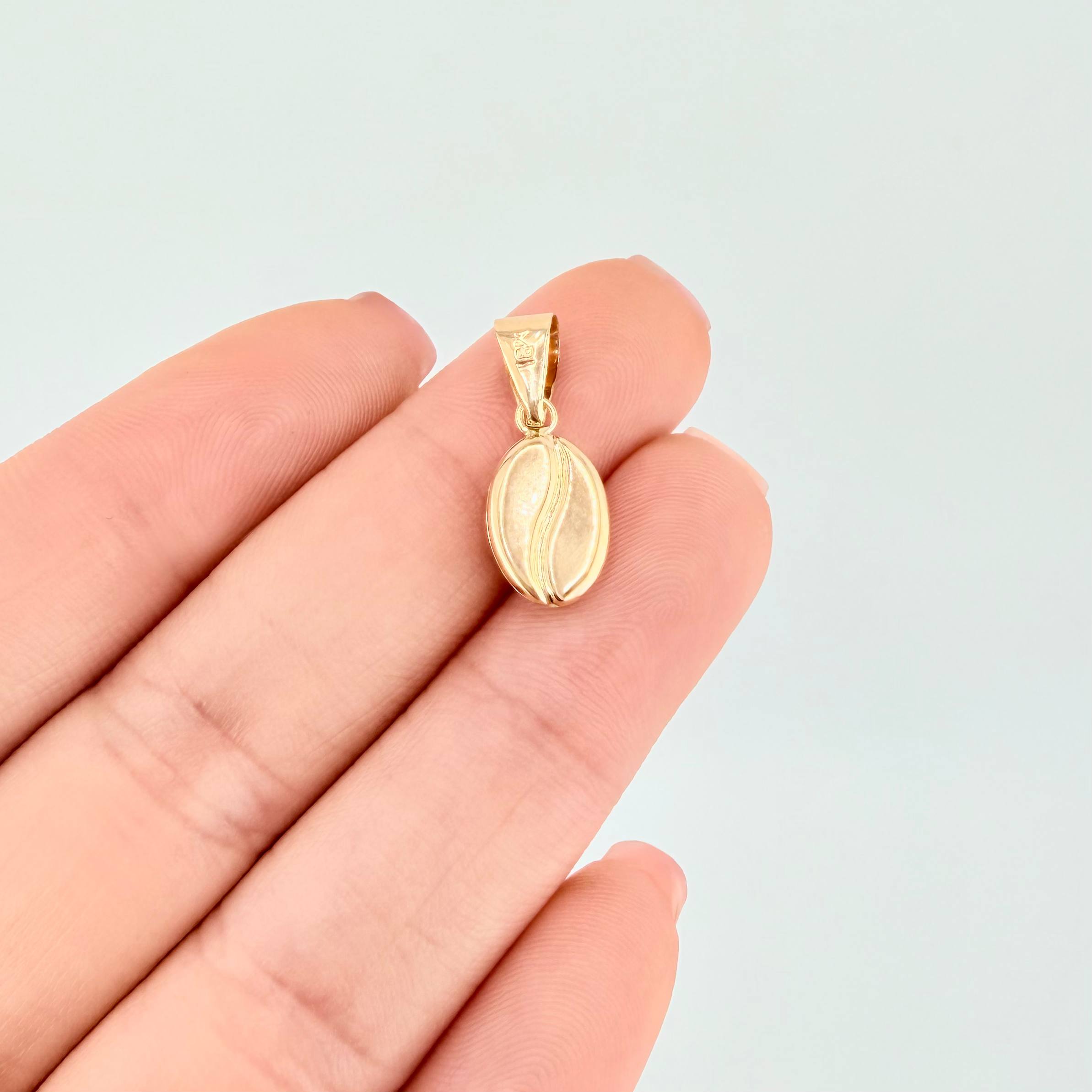 Dije Grano De Café 0.6 g / 3/4 in Oro Amarillo 18K
