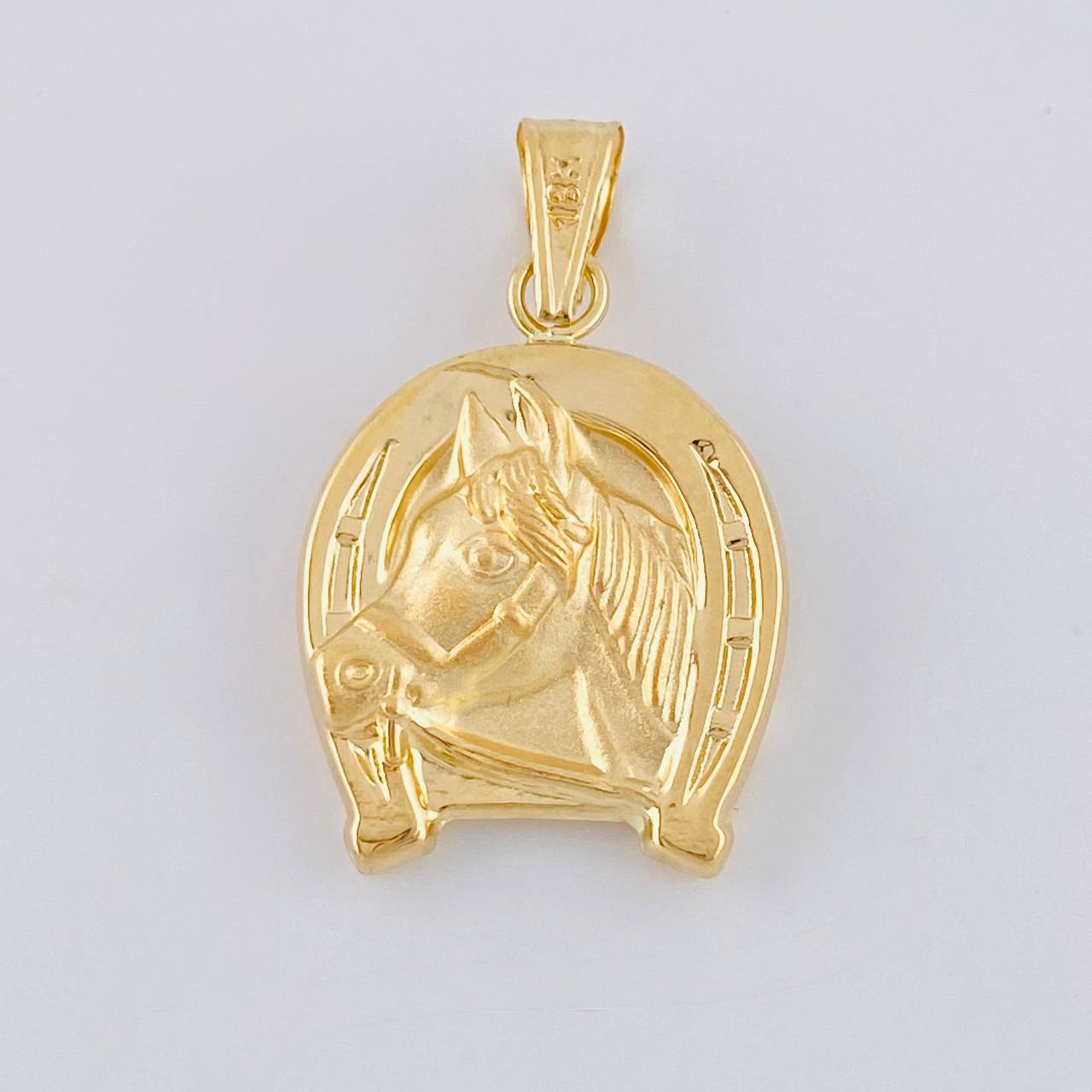 Pendant Horseshoe Horse 2.2 g / 1 1/4 in 18K Yellow Gold