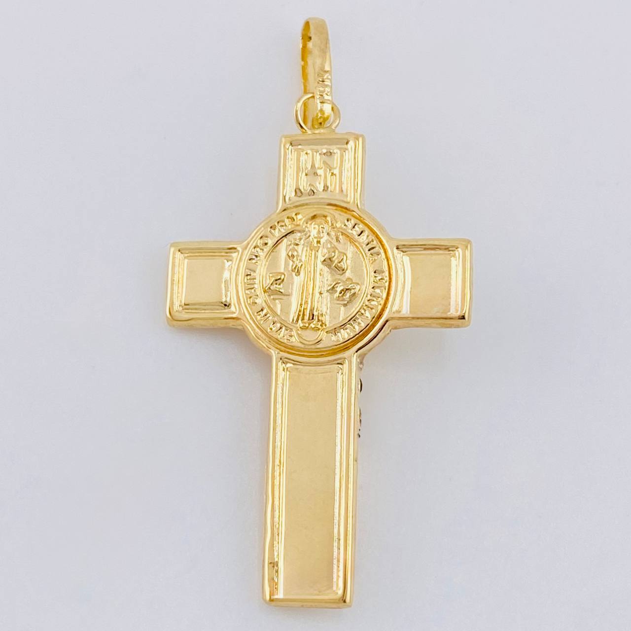 Dije Cruz Cristo San Benito 3 g / 1 3/4 in Oro Amarillo 18K
