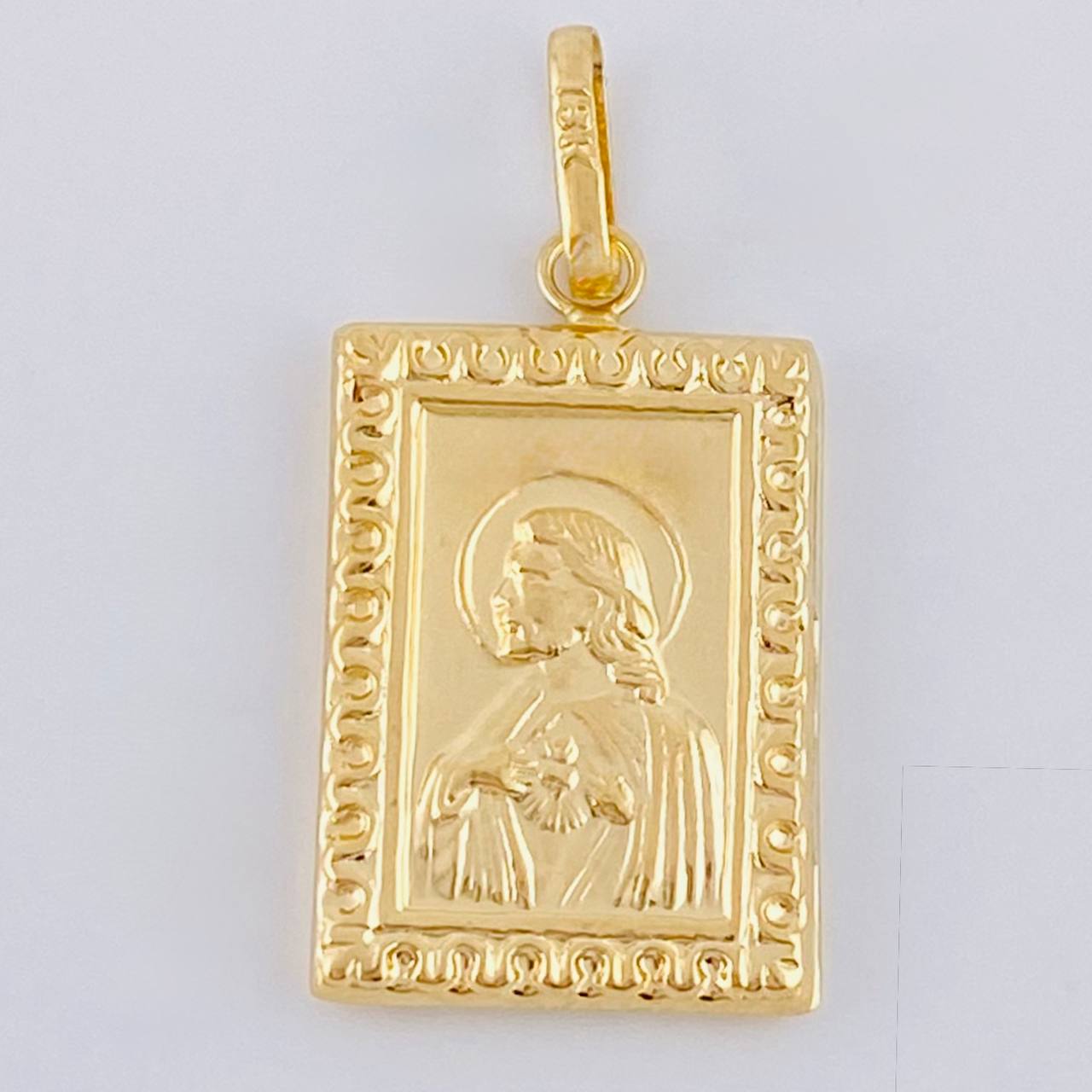 Double-Sided Plate Pendant 1.75 g / 1 1/4 in 18K Yellow Gold