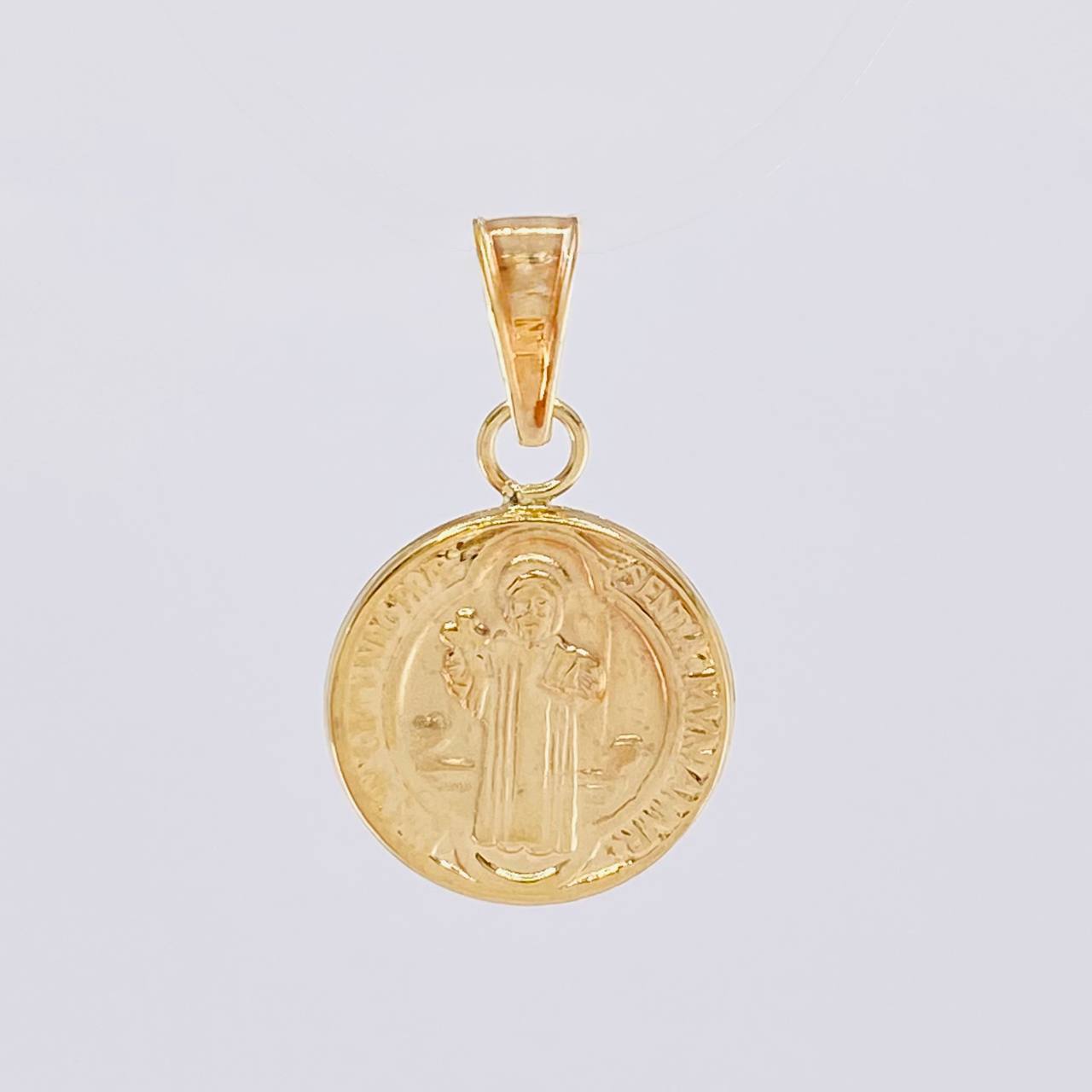 Dije San Benito Mate 0.85 g / 3/4 in Oro Amarillo 18K