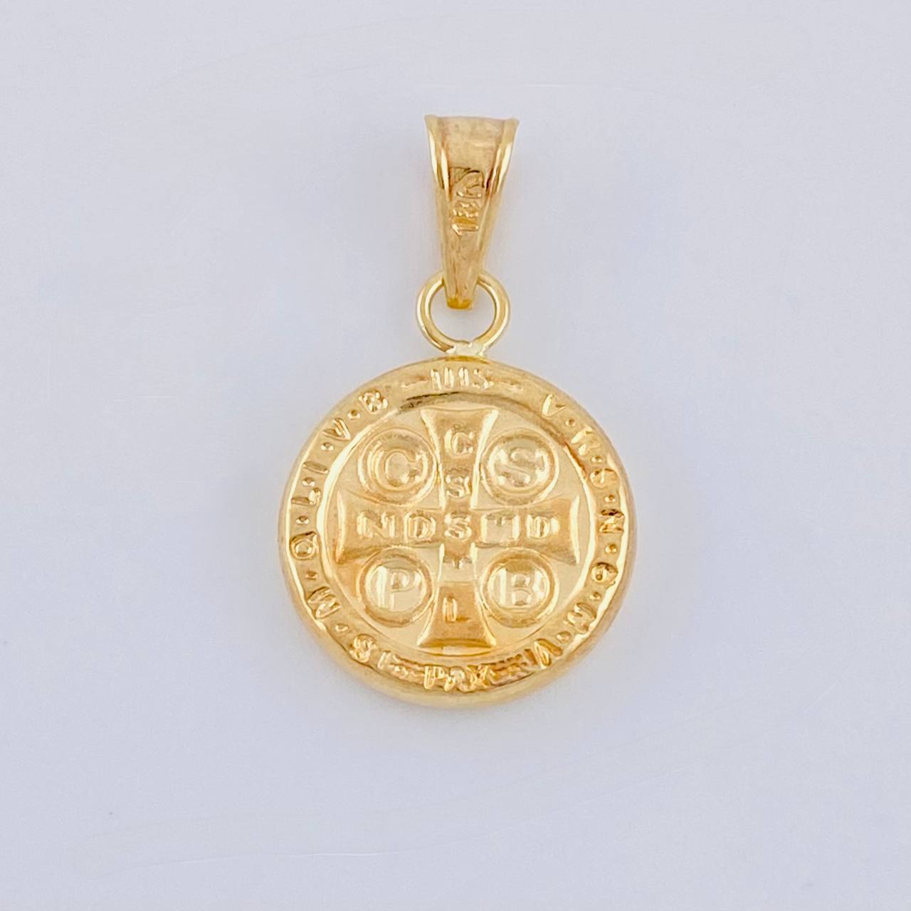 Dije San Benito Mate 0.85 g / 3/4 in Oro Amarillo 18K