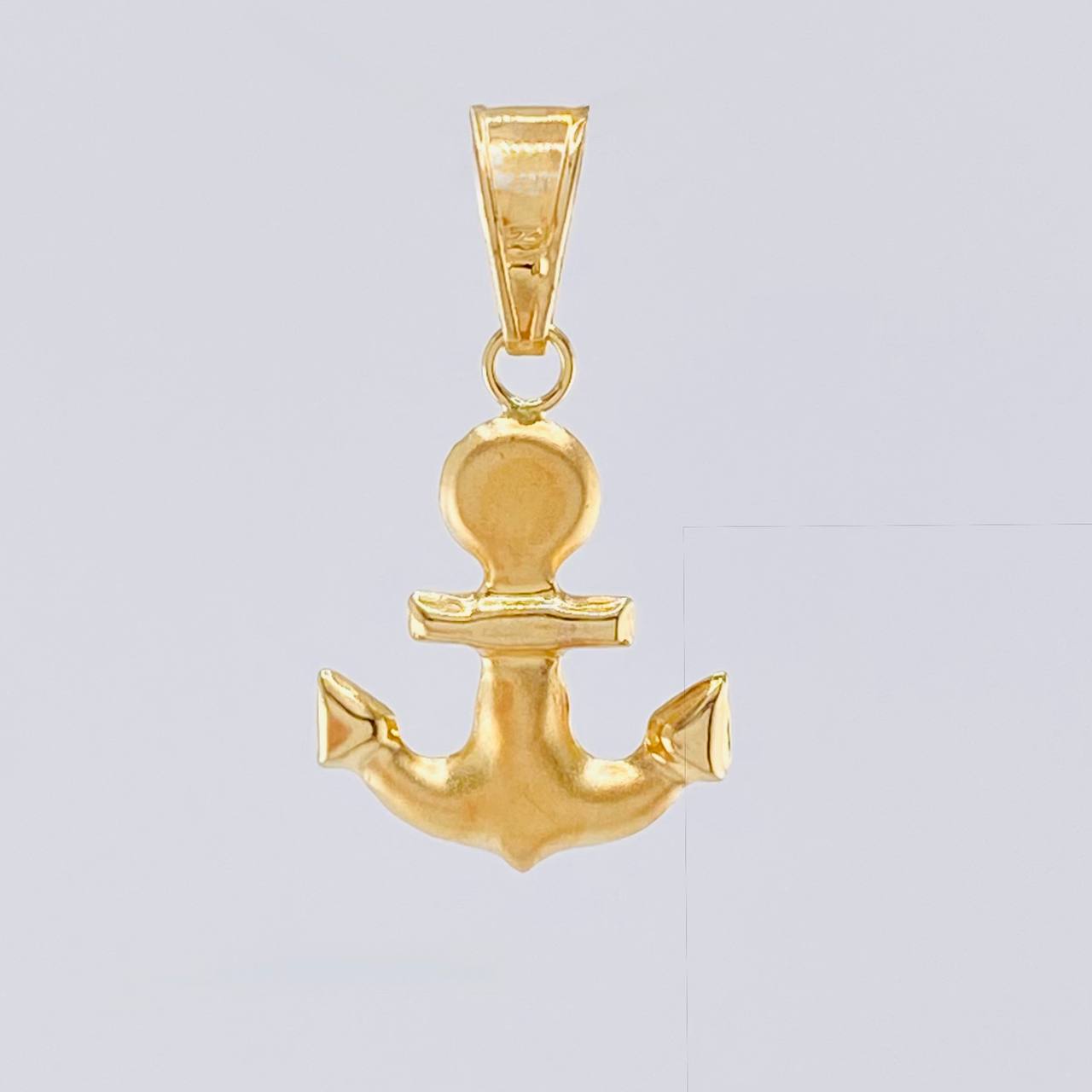 Dije Ancla Mate 1.05 g / 1 in Oro Amarillo 18K
