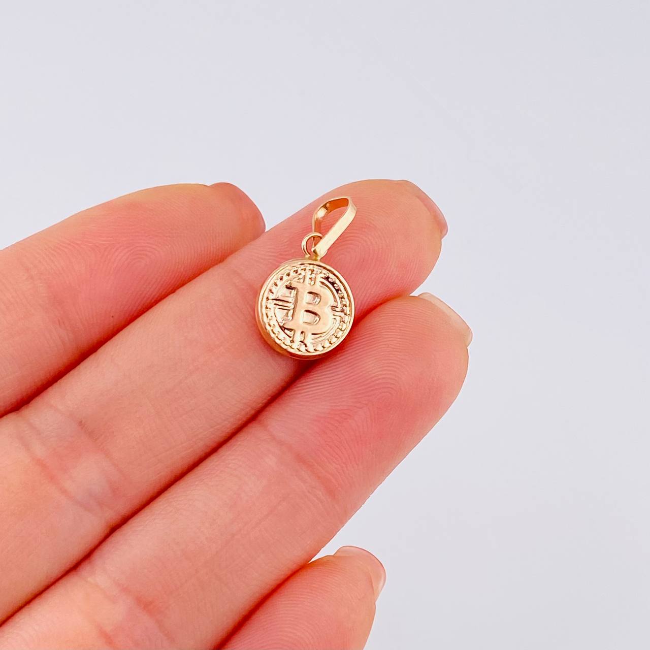 Dije Moneda Bit 0.65 g / 3/4 in Oro Rosa 18K