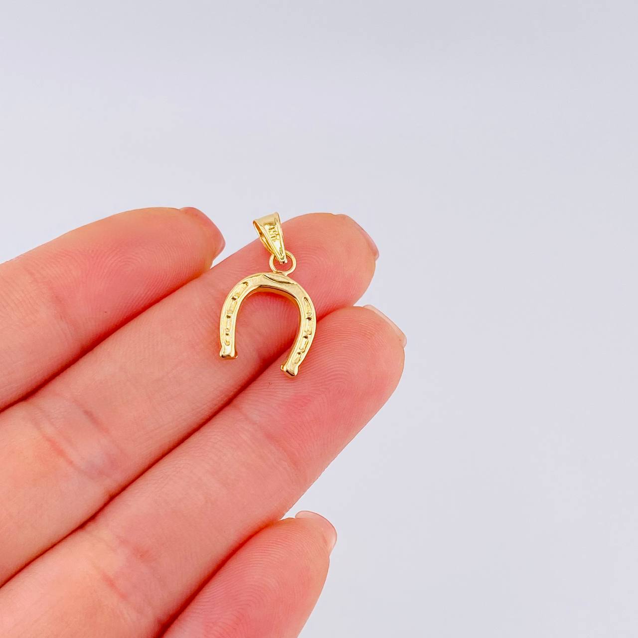 Dije Herradura 0.7 g / 3/4 in Oro Amarillo 18K