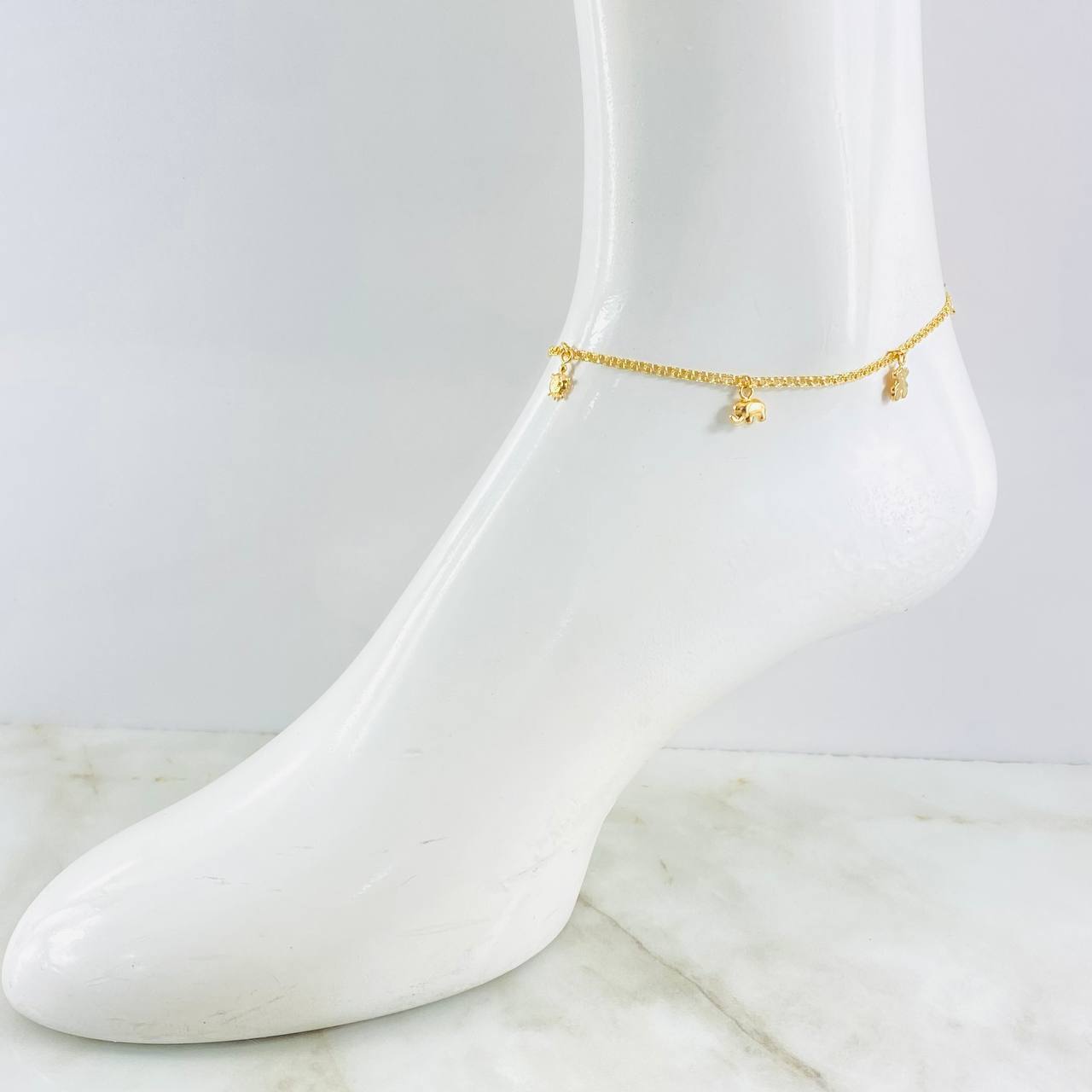 Tobillera Aro Seguido 3.6gr / 9 3/4 in / Oro Amarillo 18K ©