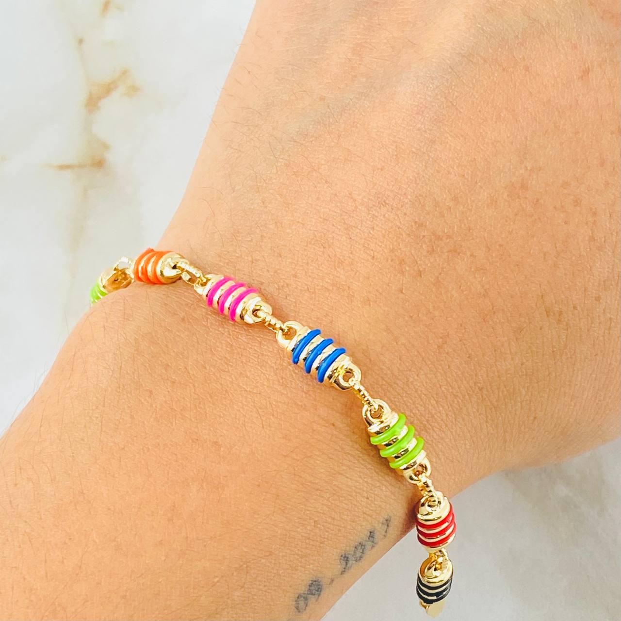 Rustic Cylinder Bracelet 5.15gr / 7.8in / 18K Gold