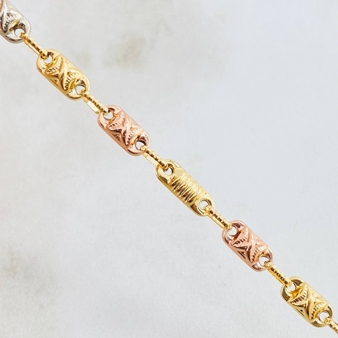 Pulso Rustico Barril 3x1 Cruzado 4.9gr / 7 3/4 in / Tres Oros 18K ©