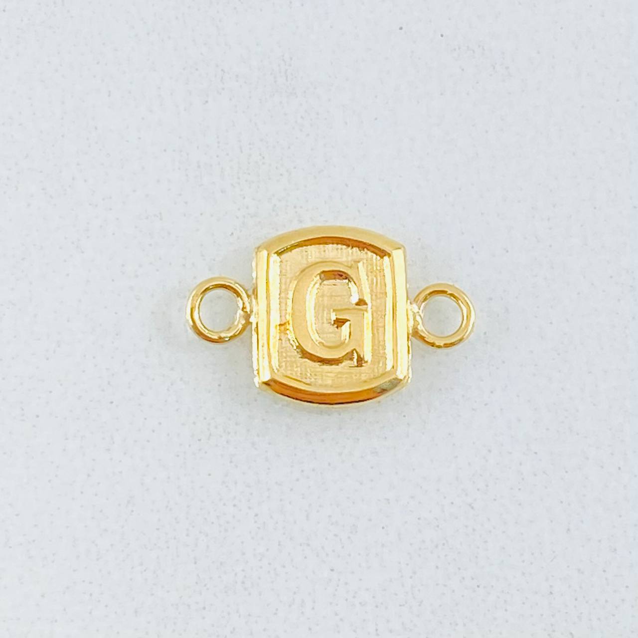 Herraje Letra G 0.35gr / 1/2 in / Oro Amarillo 18K