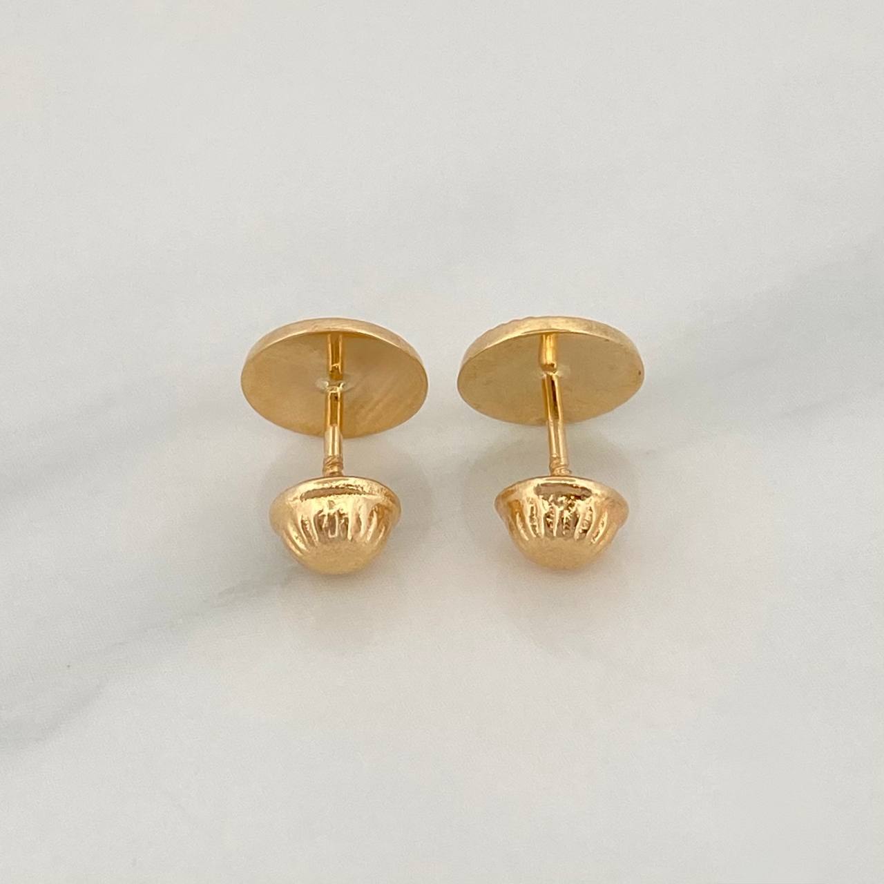 Crown Diamond Cut Stud Earrings 0.85g / in / 8.1mm Yellow Gold 18K