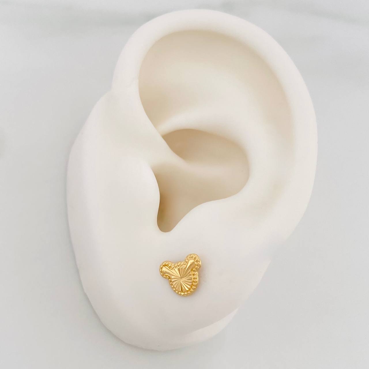 Topos Rostro Oso 0.65g / in / 8.1mm Oro Amarillo 18K