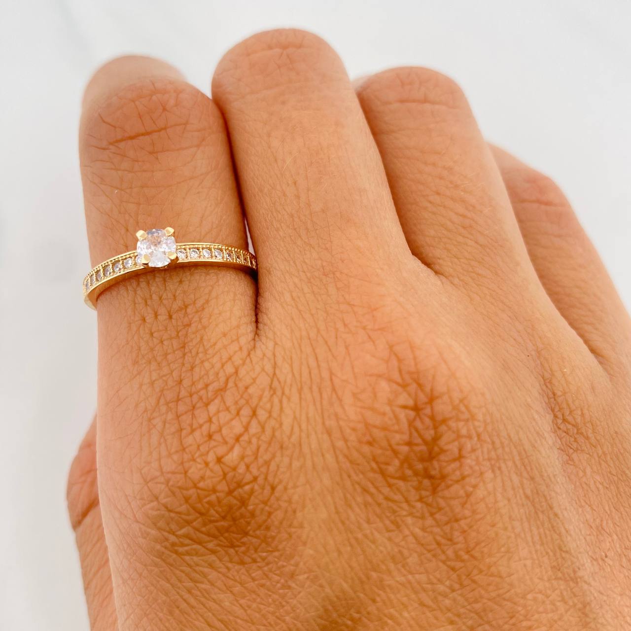 Anillo Solitario 1.75g / T7 1/2 Oro Amarillo 18K