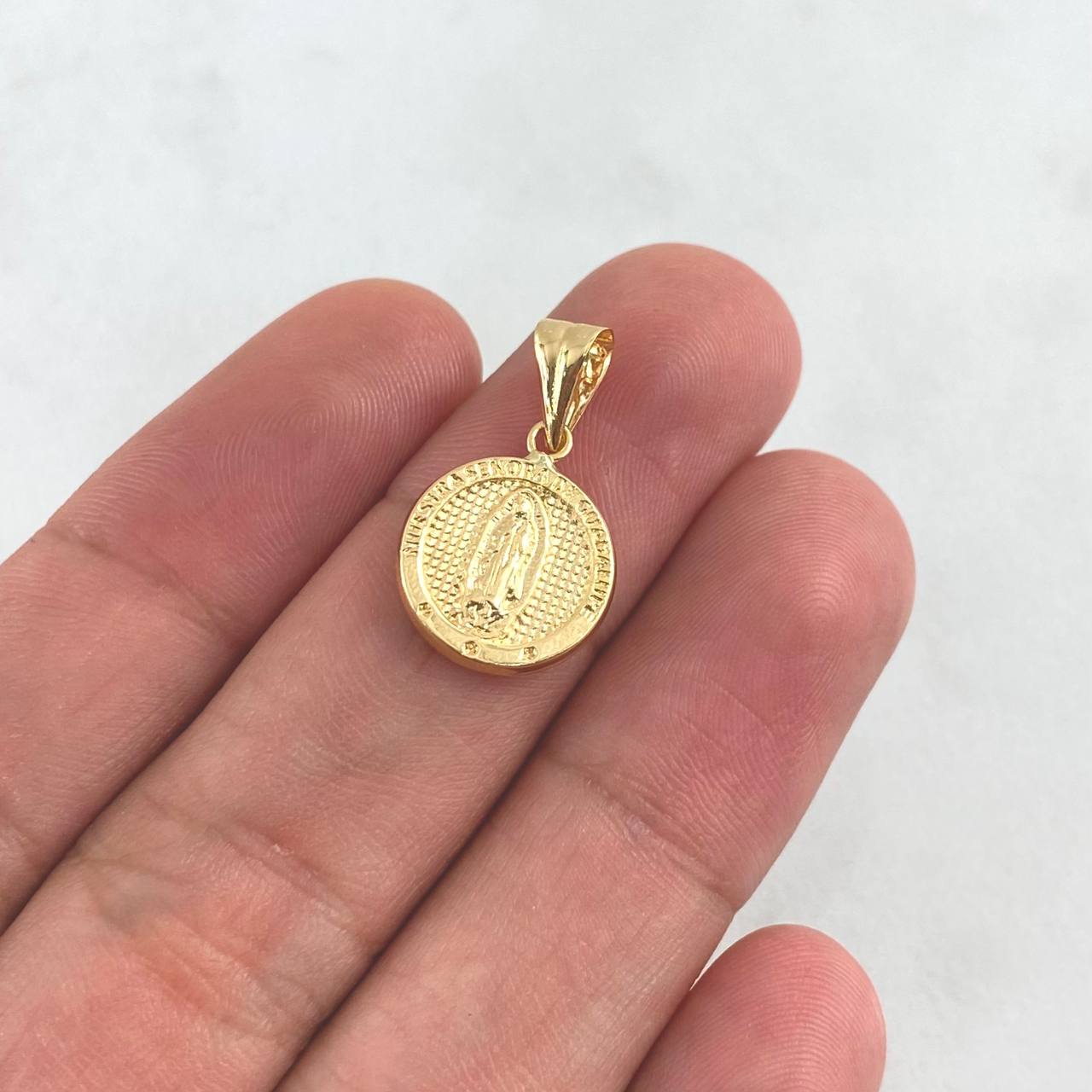 Dije Virgen Guadalupe 0.9gr / 2cm / Lisa - Circulo Texturizado Oro Amarillo 18K