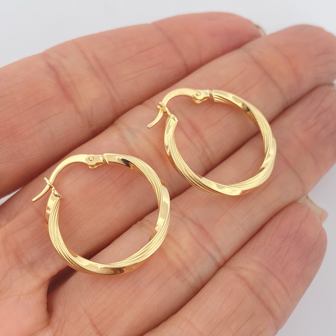 Candongas Mai 1.55gr / 1 in / Oro Amarillo 18K &