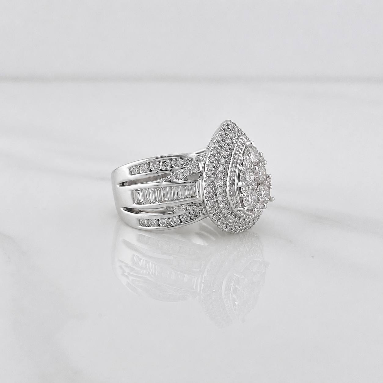 Anillo Gota Diamante 1.90qts 10.19g / T6 3/4 Oro Blanco 14K