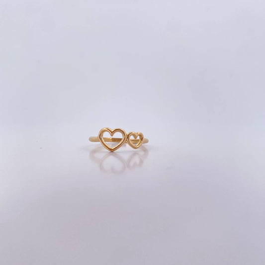 Double Heart Ring 1.3gr / Size 4 3/4 / Smooth 18K Yellow Gold &