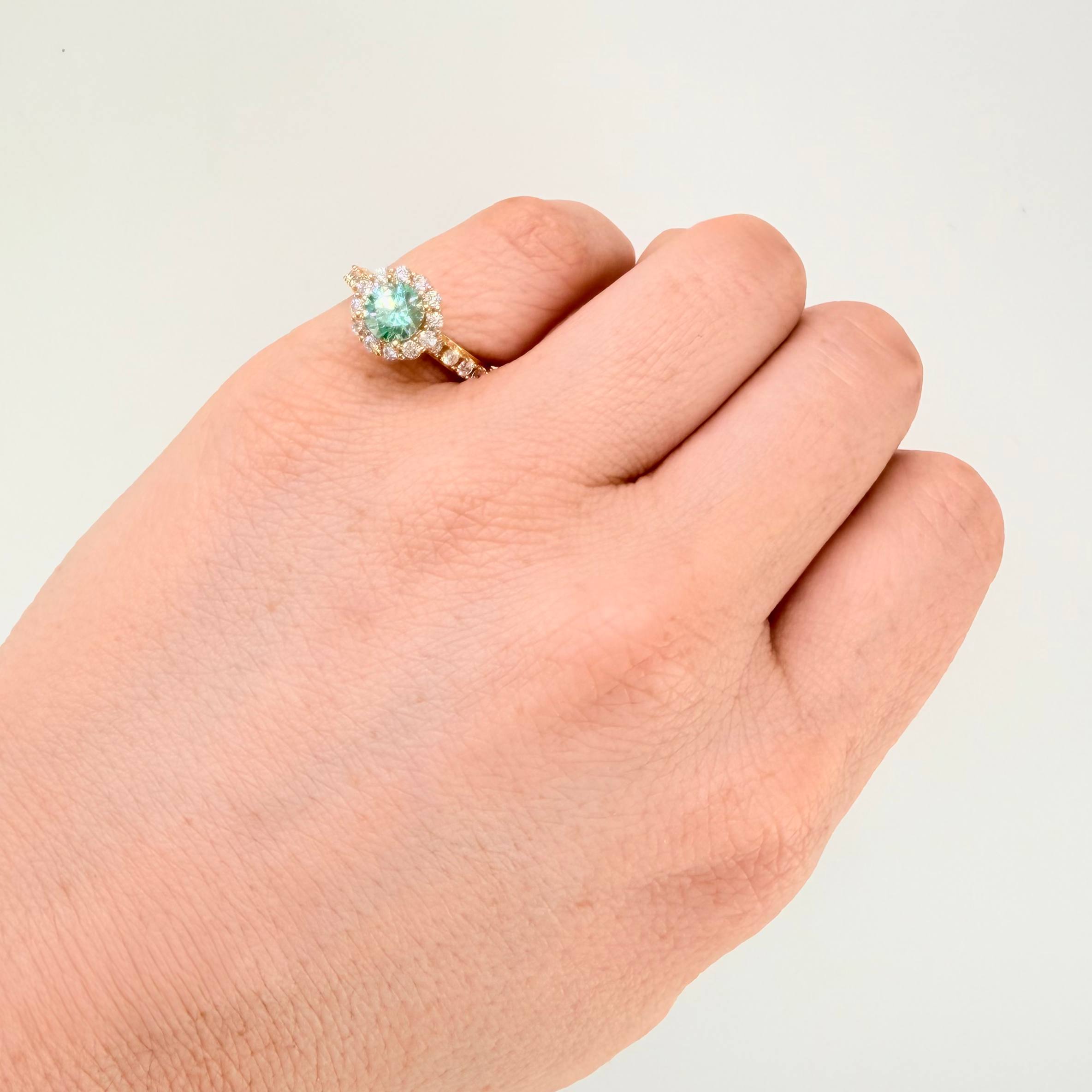 Anillo Halo Circular 4.3gr / T5 / Oro Amarillo 18K ©