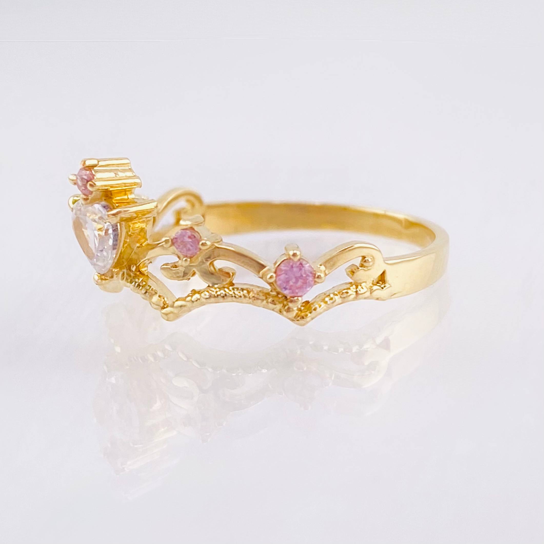 Anillo Tiara Red Corazón 2.5gr / T7 1/4 / Oro Amarillo 18K *